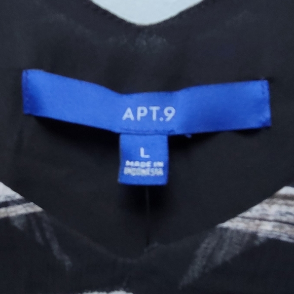 APT. 9 | BLACK & WHITE FLOWY TANK TOP, SZ L - Picture 3 of 7